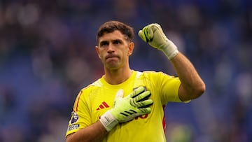 El increíble gesto navideño de Dibu Martínez con un niño