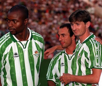 Finidi, Cuellas y Jarni, exjugadores del Betis