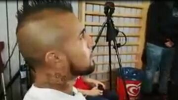 Vidal jugó play contra un niño alemán y eligió Colo Colo