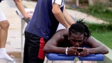 <b>BAJA. </b>Royston Drenthe estará alejado de los terrenos de juego un mes por una rotura en el cuádriceps.