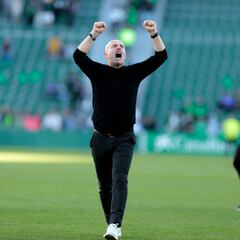 Calero: “Seguimos en la UVI, pero no entubados”