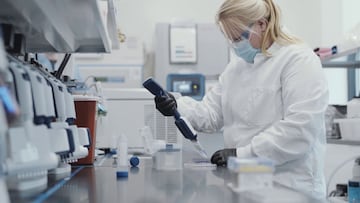 HANDOUT - 16 November 2020, US, ---: A screengrab taken from undated video issued by Moderna shows a scientist working on the Moderna coronavirus vaccine. The US pharmaceutical firm said early analysis suggests its Covid-19 vaccine is 94.5-per-cent effect