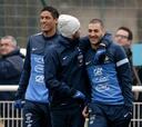 Benzema y Varane, en la lista para obtener el pase a Brasil