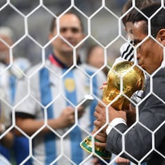 Cuánto cuesta comer en el restaurante de Salt Bae, el cocinero turco al que persigue la polémica