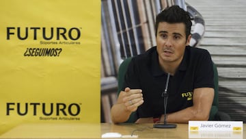 Javier G&oacute;mez Noya durante la rueda de prensa de presentaci&oacute;n de su nuevo patrocinador. 