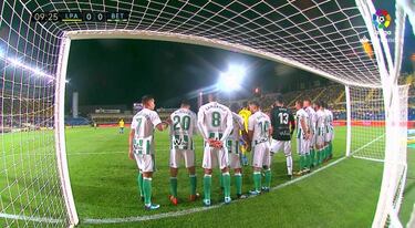 That indirect free-kick at the start of the Las Palmas-Betis game...
