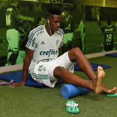 Los pies de Yerry Mina necesitan trato especial