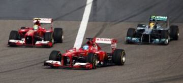 Doble adelantamiento de Fernando Alonso y Massa a Hamilton.