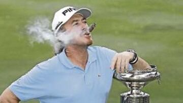 Jiménez: copa y puro.