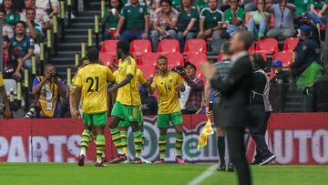 Jamaica sorprendió a México en su partido de jornada 6 de la Concacaf Nations League y un elemento de la Premier League firmó un golazo a Guillermo Ochoa.