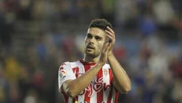 <b>OBJETIVO BLANQUIAZUL. </b>Alberto Botía, tras un partido con el Sporting de Gijón.