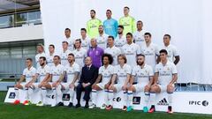 Real Madrid take official squad photo for season 2016/17