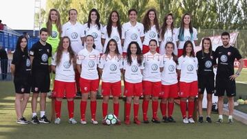 Evacuada a un hospital una jugadora del Santa Marta tras sufrir un choque con una rival