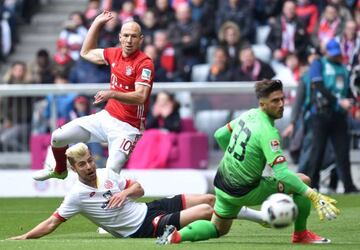 Arjen Robben pulls Bayern back level against Mainz 05