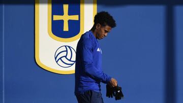 Bárcenas, durante un entrenamiento con el Oviedo.