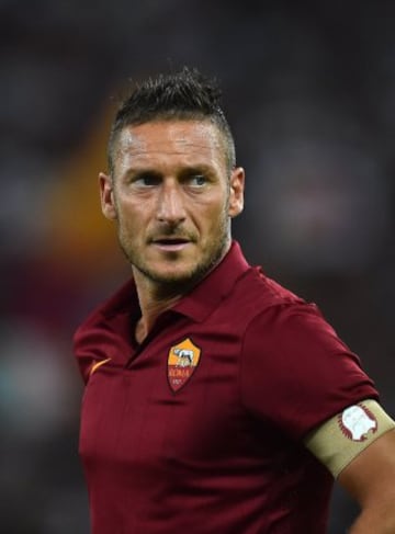 El capitán de la Roma, Totti.