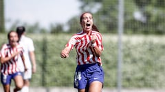 Laura Rodríguez celebra su gol con el Atlético B al Real Madrid B en Valdebebas.