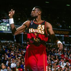 Dikembe Mutombo tiene un tumor cerebral