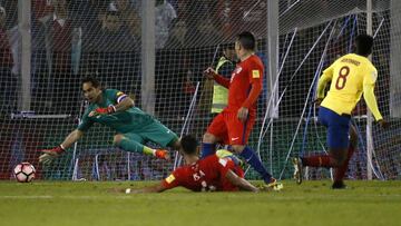 Claudio Bravo sue&ntilde;a con la clasificaci&oacute;n a Rusia 2018. 