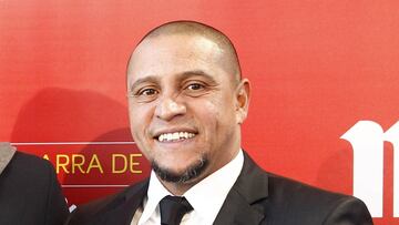 Roberto Carlos defiende a James: "Necesita cariño..."