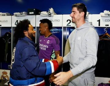 Saludo entre el portero belga, Thibaut Courtois, y Marcelo.