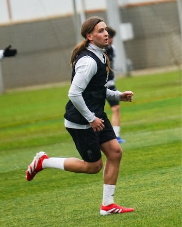 Izan González, cuarto fichaje del Granada