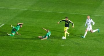 Ozil gave Arsenal victory with this wonder goal against Ludogorets in the Champions League