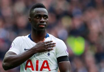 Tottenham gana 3-1 en casa con gol de Sánchez. Este es el noveno gol como profesional del colombiano.