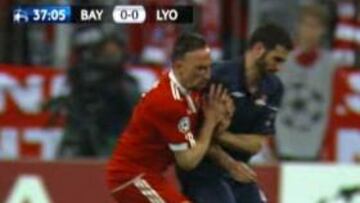 Ribéry vio la roja y no jugará la vuelta