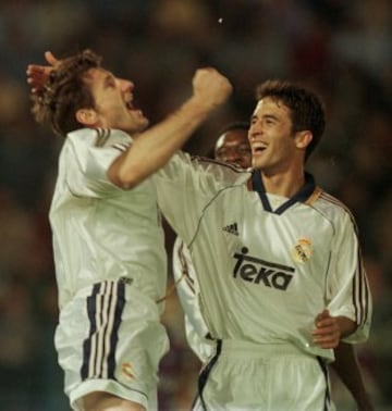 Davor Suker. A este delantero no hay nada que recriminarle. Desembarcó en el Santiago Bernabéu en 1996, después de cinco temporadas en el Sevilla, y en la 97/98 fue parte fundamental en la consecución de la tan ansiada 'Séptima'. Tras el Mundial de Francia, donde Croacia fue tercera, quedó segundo en la votación del Balón de Oro.
