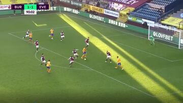 La última jugada del partido y aparece James para hacer una maravilla