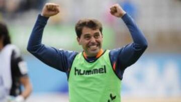 El preparador físico Manu Sayabera ve muy bien a la plantilla amarilla.