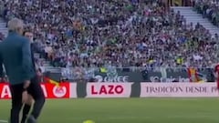 A Pellegrini le llega un balón a la banca y sorprende con esto: ojo a la reacción de un hincha