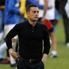 Francisco apuesta definitivamente por la defensa de tres centrales