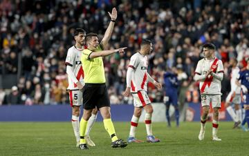 El árbitro Díaz de Mera, anula el gol de Casemiro 
