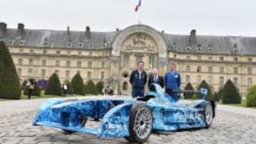 Alejandro Agag, Jean Todt y Lapo Elkann posan en Par&iacute;s.