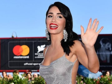 VFF100. VENECIA (ITALIA), 04/09/2018.- La actriz argentina Lali Esposito posa a su llegada al estreno de la pel&iacute;cula &quot;Acusada&quot; durante la 75&ordf; edici&oacute;n del Festival Internacional de Cine de Venecia, Italia, hoy 4 de septiembre de 2018. El Festival Internacional de Cine de Venecia se celebra del 29 de agosto al 8 de septiembre de 2018. EFE/ Ettore Ferrari