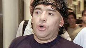 <b>CARIÑO.</B> Bilardo tiene en alta estima a Diego Maradona.