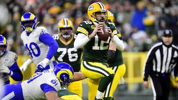 Aaron Rodgers lanza dos pases de touchdown y los Packers aprovechan tres entregas de bal&oacute;n para derrotar nuevamente a los Rams en Lambeau Field.