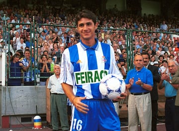 El madrileño llegó ese año al Deportivo procedente del Racing. El más joven, junto a Manuel Pablo, del once tipo de Jabo (23 años). Disciplinado, entrega incansable, centros milimétricos y cuatro goles.