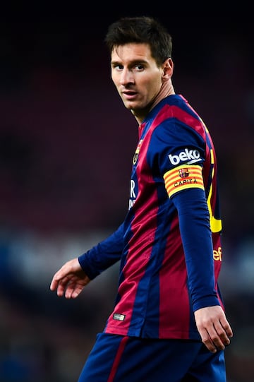 Lionel Messi of FC Barcelona looks on during the Copa del Rey Round of 16 First Leg match between FC Barcelona and Elche CF at Camp Nou on January 8, 2015 in Barcelona, Spain. (Photo by David Ramos/Getty Images)