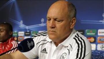 Martin Jol: "Será muy difícil alcanzar el nivel de juego del Madrid sin Luis Suárez"