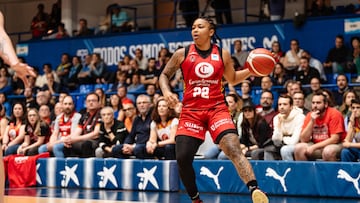 Tanaya Atkinson, jugador del Casademont Zaragoza, ante el Movistar Estudiantes.