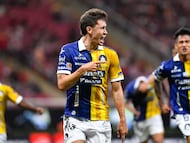 Rodrigo Dourado celebrates his goal 0-1 of San Luis during the 17th round match between Guadalajara and Atletico San Luis as part of the Liga BBVA MX, Torneo Apertura 2024 at Akron Stadium on November 09, 2024 in Guadalajara, Jalisco, Mexico.
