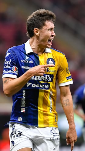 Rodrigo Dourado celebrates his goal 0-1 of San Luis during the 17th round match between Guadalajara and Atletico San Luis as part of the Liga BBVA MX, Torneo Apertura 2024 at Akron Stadium on November 09, 2024 in Guadalajara, Jalisco, Mexico.