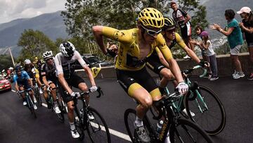 Geraint Thomas rueda junto a Steven Kruijswijk, Chris Froome y Tom Dumoulin durante el Tour de Francia de 2018.