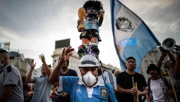 Cientos de admiradores de Diego Armando Maradona participaron en una manifestaci&Atilde;&sup3;n para pedir justicia por la muerte del astro argentino, organizada en el centro de Buenos Aires. Los manifestantes que acudieron al m&Atilde;&shy;tico Obelisco 
