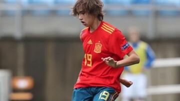 Adam Arvelo, en un partido con la Sub-16 espa&ntilde;ola.