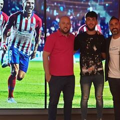 El Atlético renueva a Adrián Gómez y aleja el peligro italiano