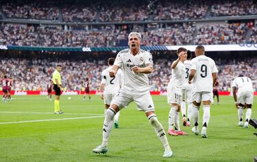 En un equipo con tanta pólvora como el Real Madrid, el uruguayo fue el encargado de sacar una falta directa que acabó dentro de la portería del Valladolid. Valverde fue también el encargado de la mejoría del equipo de Ancelotti.